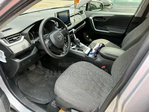 Toyota RAV4 2024 Gris