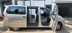 Hyundai Starex 2017 Gris