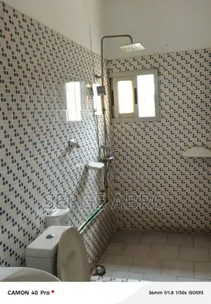 Location Rapide Duplex 05pieces 380milles Disponible À Bingerville.