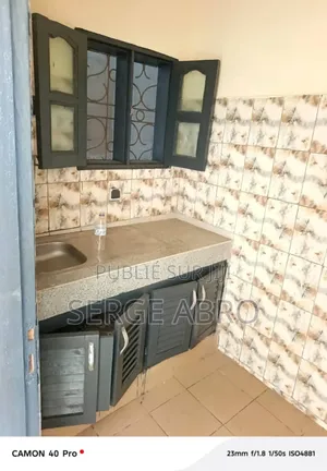 Location Rapide d'Une 02pieces 100milles Disponible À Bingerville.
