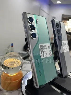 Nouveau Tecno Camon 40 Pro 5G 256 GB Autre