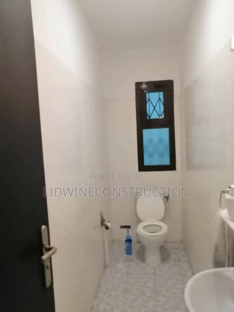 3chbre Appartement dans Cocody à Louer