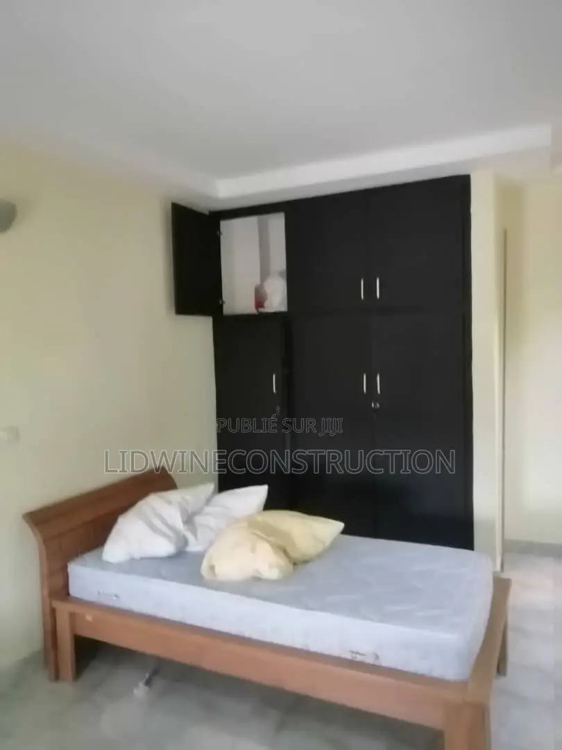 3chbre Appartement dans Cocody à Louer