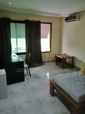 3chbre Appartement dans Cocody à Louer