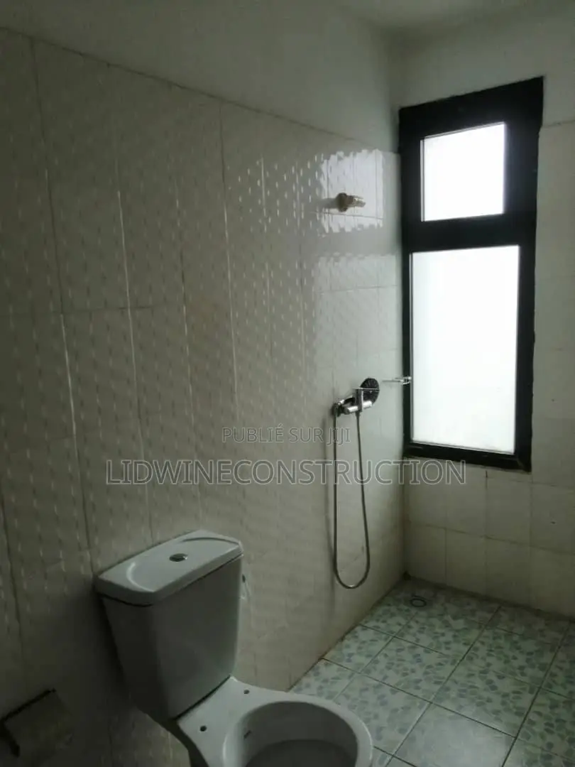 3chbre Appartement dans Cocody à Louer