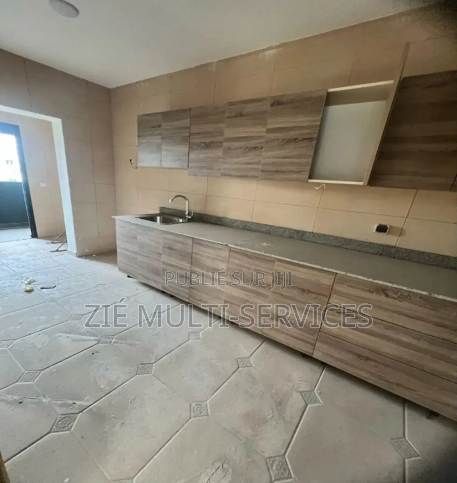 20chbre Blocs d'appartements dans Zié Multi-Service, Marcory à Vendre