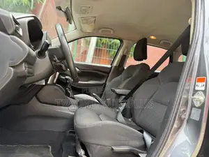 Suzuki Grand Vitara 2025 Gris