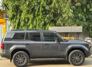 Toyota Land Cruiser Prado 2.4 Hybrid 2025 Noir