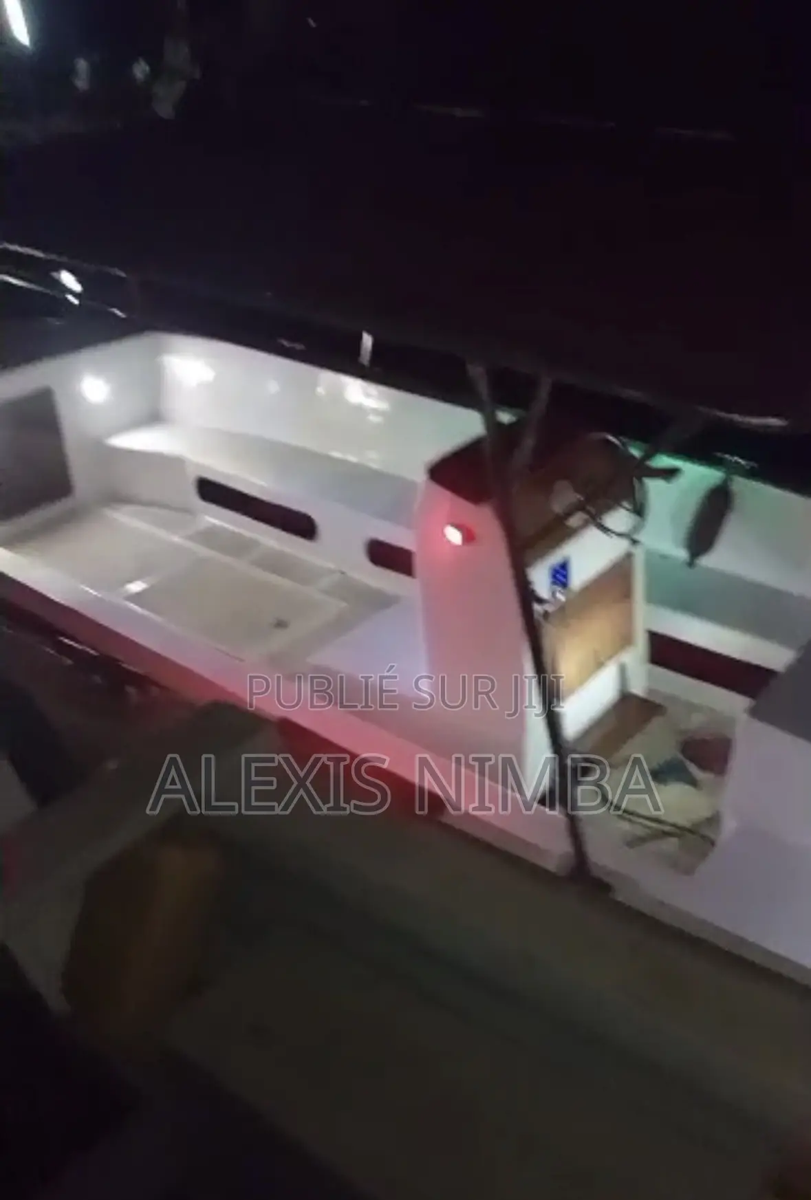 Bateau Fabrication Polyester Local 150cv Yamaha 4 Temps