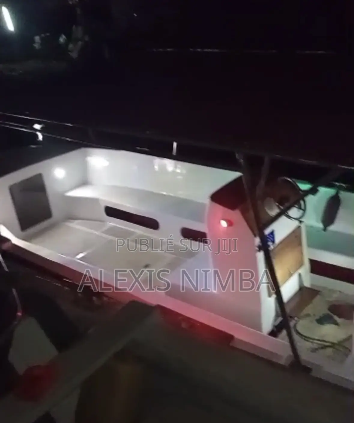 Bateau Fabrication Polyester Local 150cv Yamaha 4 Temps