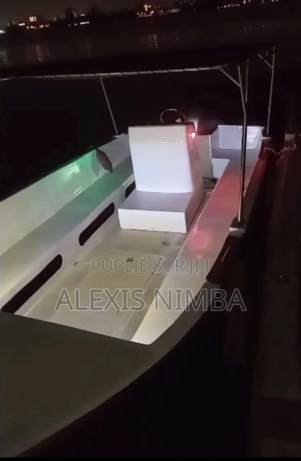 Bateau Fabrication Polyester Local 150cv Yamaha 4 Temps