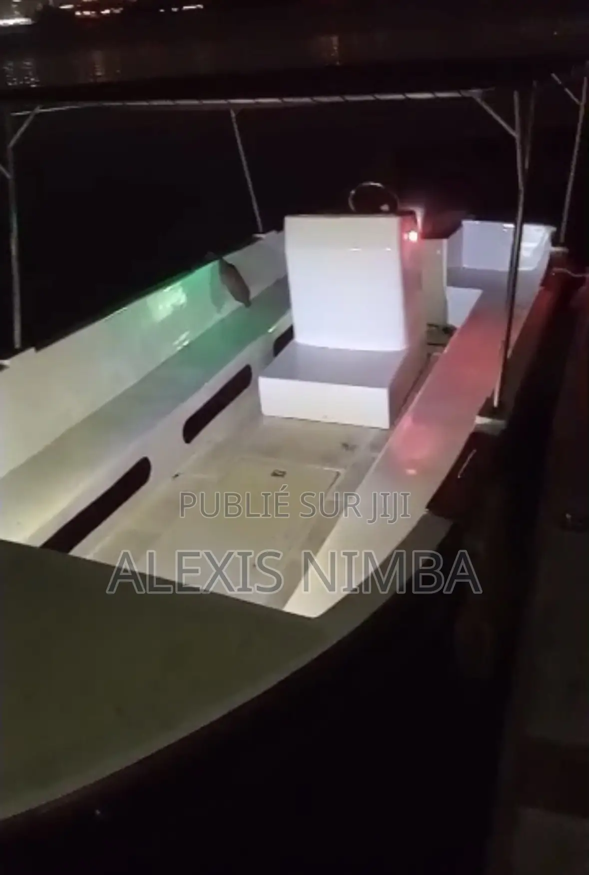 Bateau Fabrication Polyester Local 150cv Yamaha 4 Temps