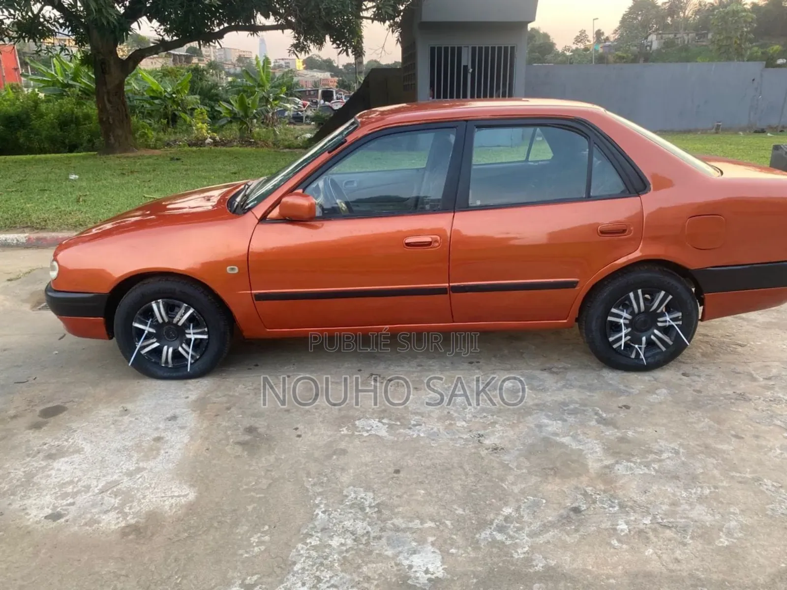 Toyota Corolla 2002 Orange