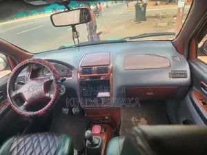 Toyota Picnic 2000 Vert