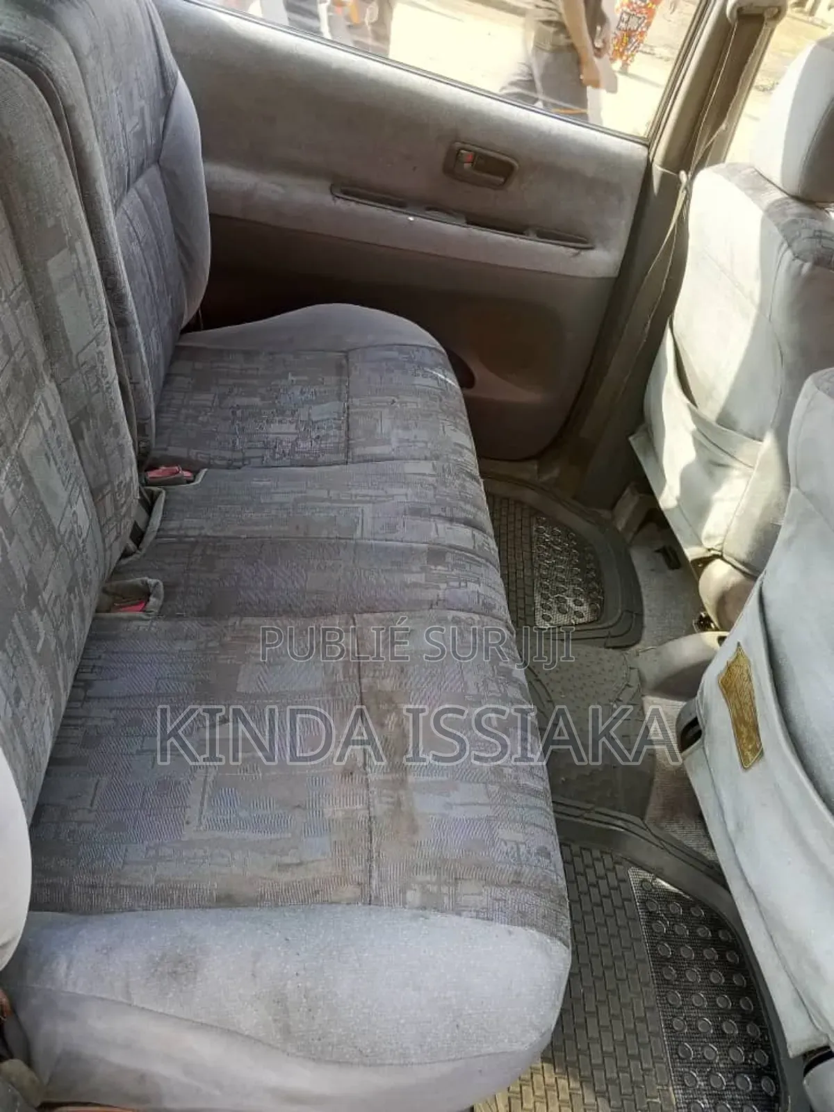 Toyota Picnic 2000 Rouge