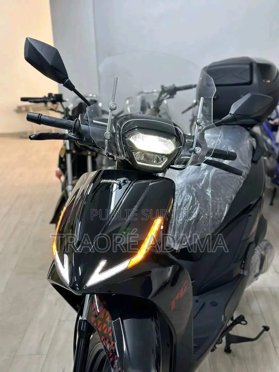 Nouveau Autre 2024 Noir