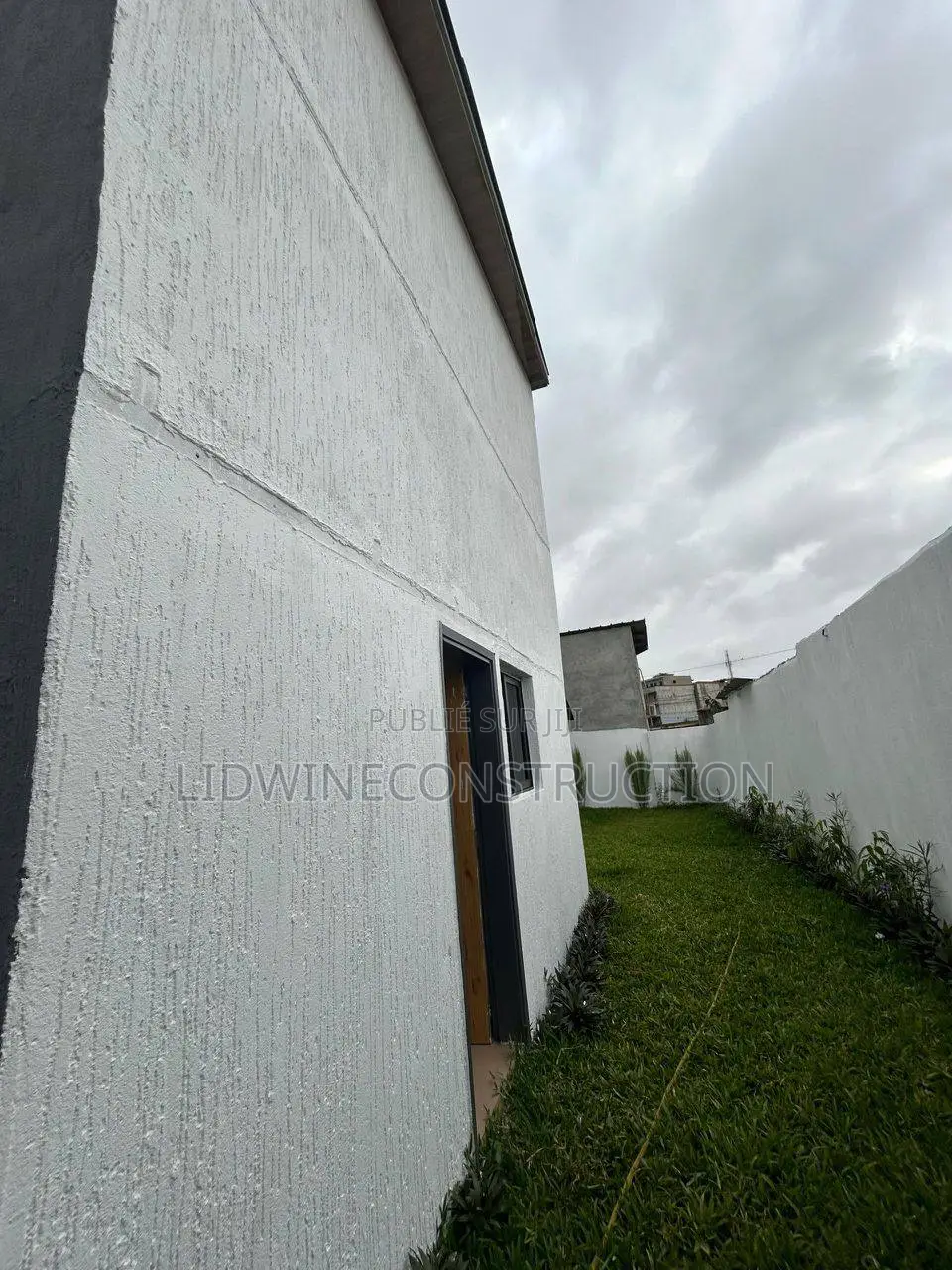 6chbre Duplex dans Cocody à Louer