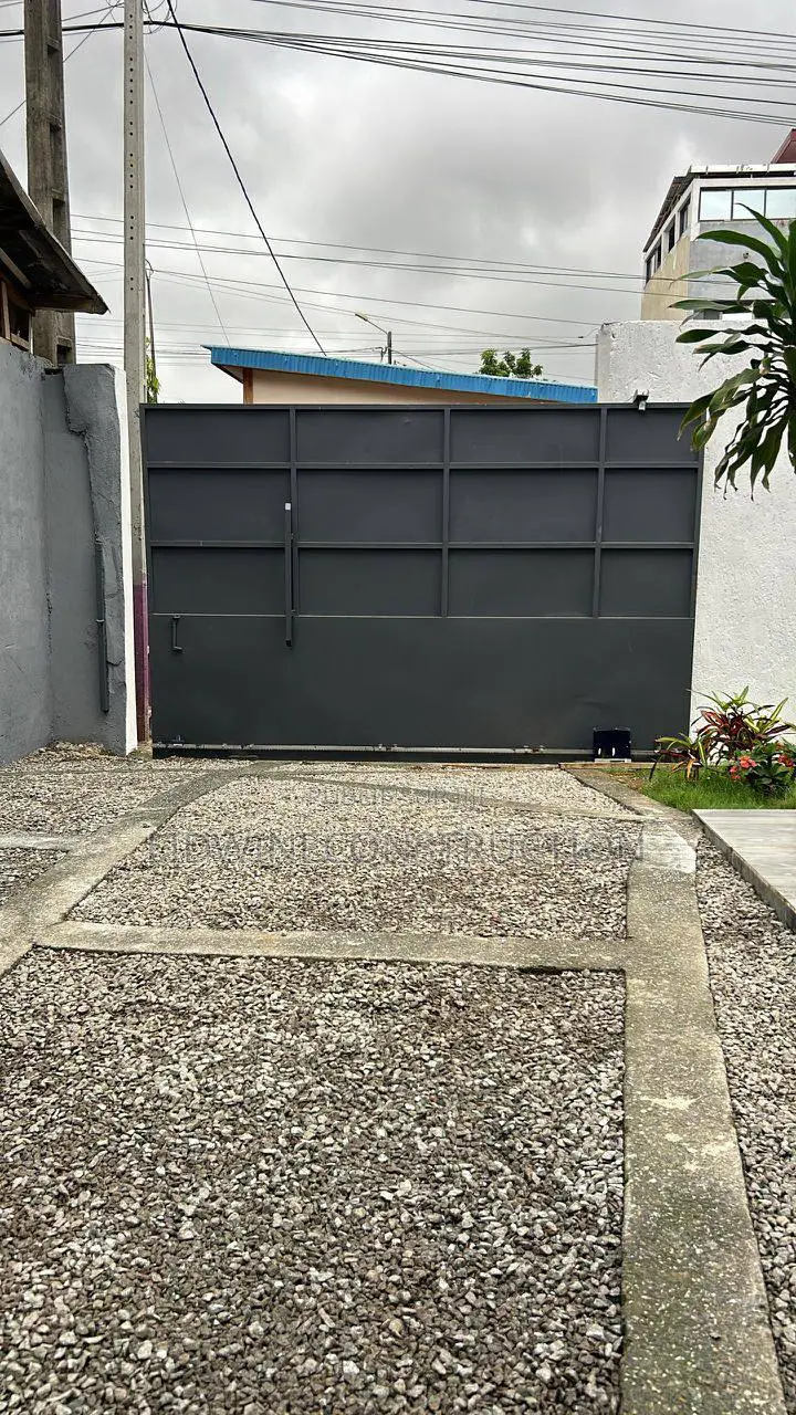 6chbre Duplex dans Cocody à Louer