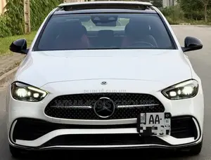 Nouveau Mercedes-Benz C300 2024 Blanc