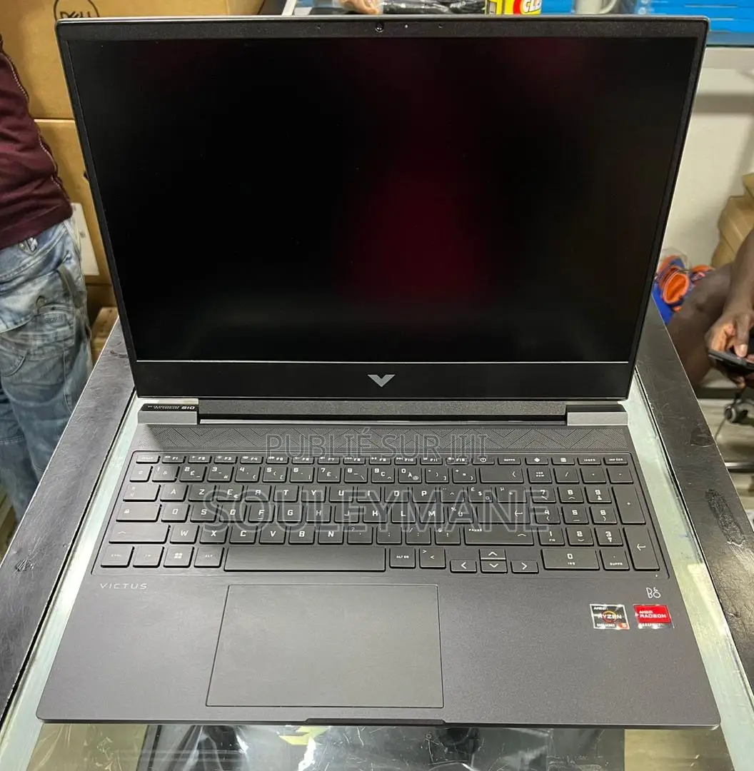Ordinateur portable HP Victus 15 16GB AMD Ryzen 5 SSD 512GB