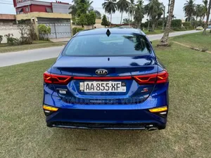 Kia Forte 2021 Bleu