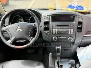 Mitsubishi Pajero 2014 Beige