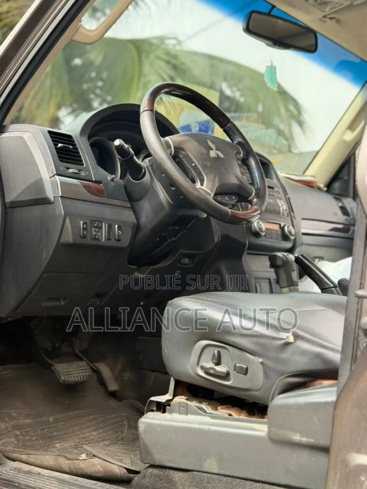 Mitsubishi Pajero 2014 Beige