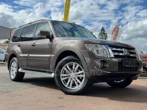 Mitsubishi Pajero 2014 Beige