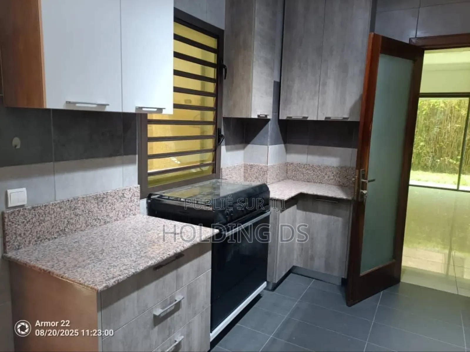 Furnished 4chbre Duplex dans Location , Cocody à Vendre