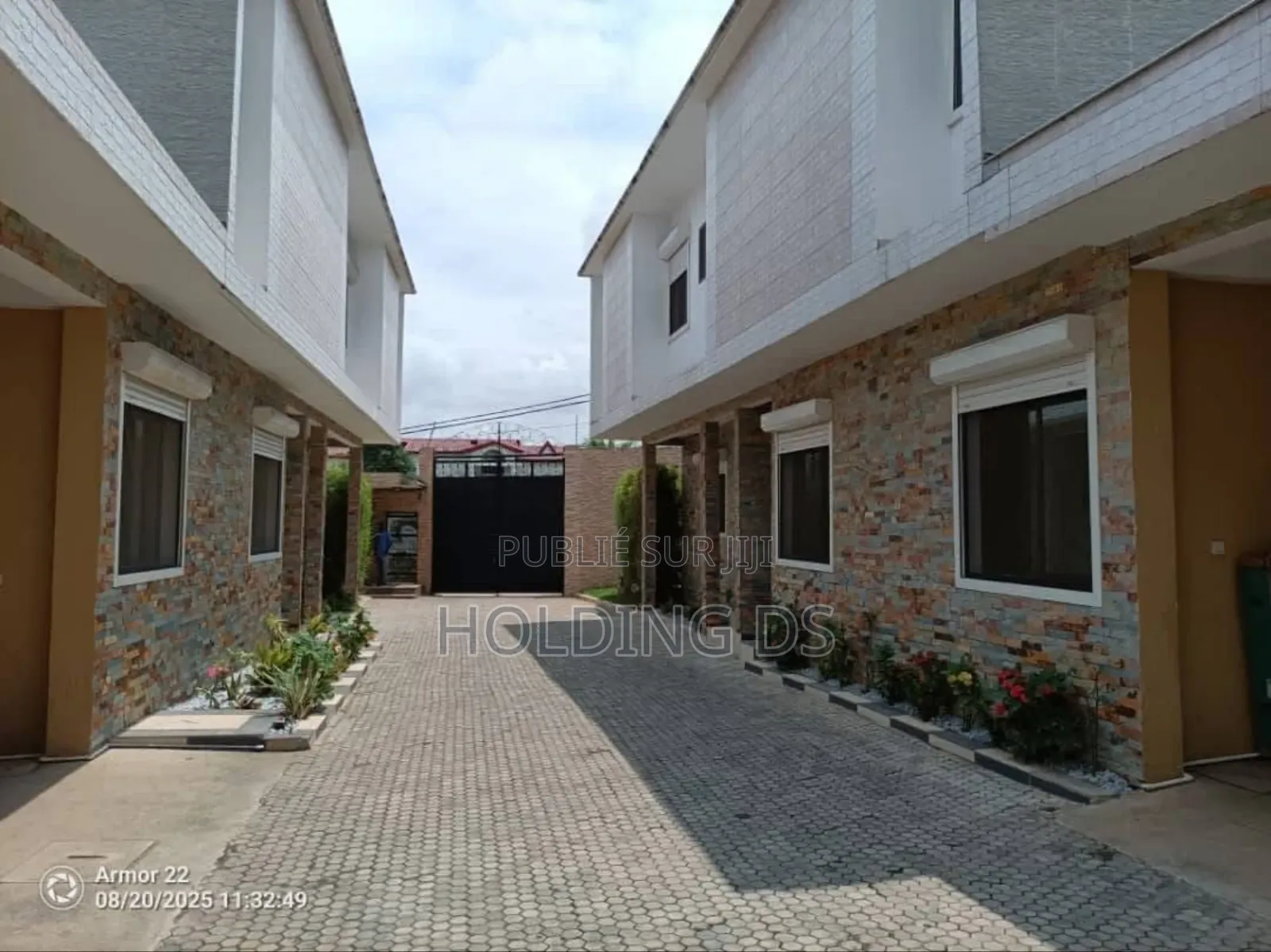 Furnished 4chbre Duplex dans Location , Cocody à Vendre