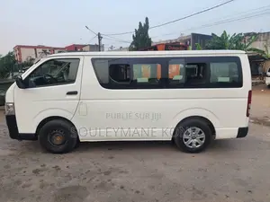 Toyota HiAce 2017 Blanc