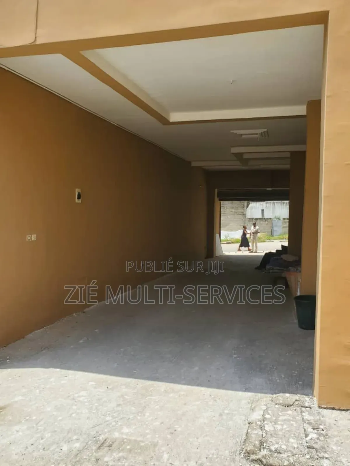 14chbre Blocs d'appartements dans Zié Multi-Service, Cocody à Vendre