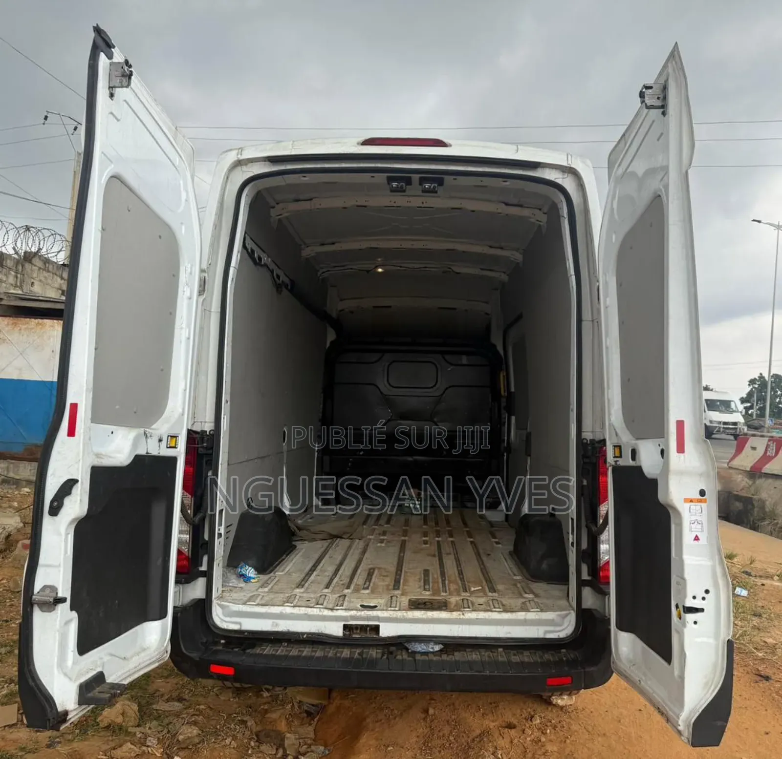 Ford Transit-350 2024 Blanc