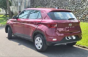 Hyundai Venue 2021 Rose