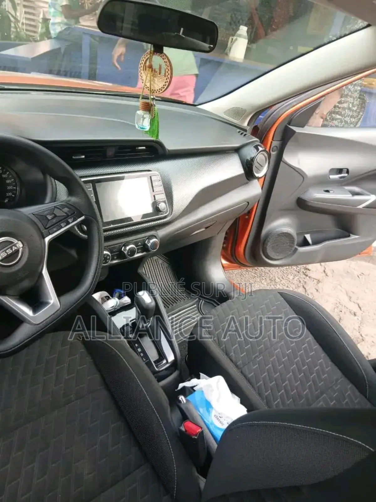 Nissan Kicks 2023 Orange