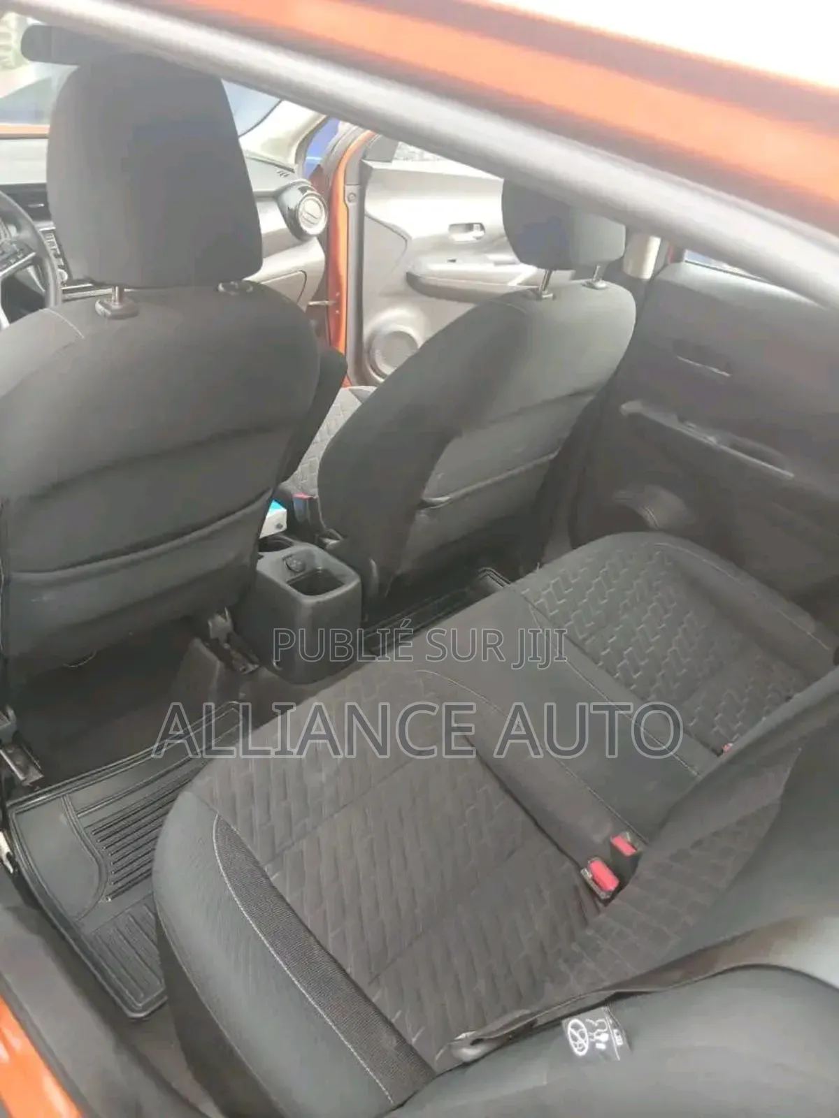 Nissan Kicks 2023 Orange