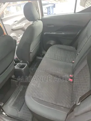 Nissan Kicks 2023 Orange