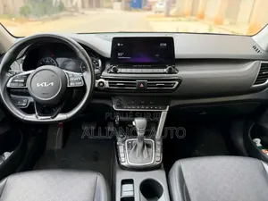 Kia Seltos 2022 Jaune