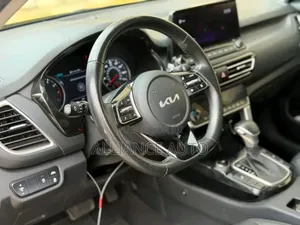 Kia Seltos 2022 Jaune