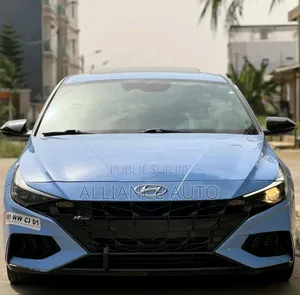 Hyundai Elantra 2022 Bleu