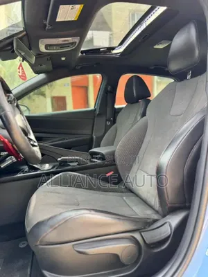 Hyundai Elantra 2022 Bleu