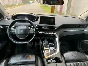 Peugeot 3008 2019 Gris