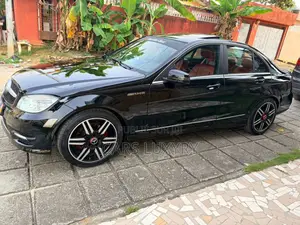 Mercedes-Benz C300 Luxury 4Matic Sedan AWD (3.0L 6cyl 7A) 2010 Noir