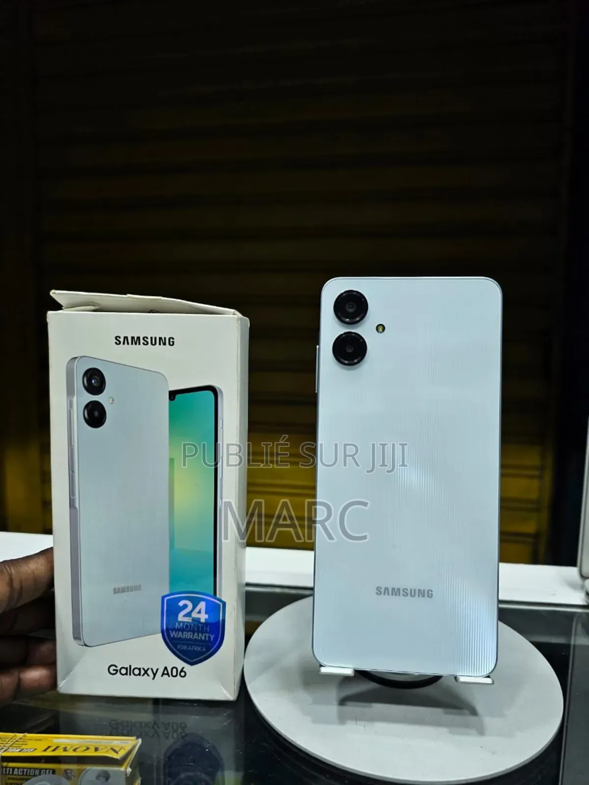 Nouveau Samsung Galaxy A06 64 GB Blanc