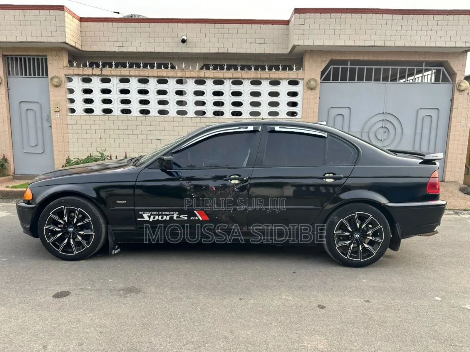 BMW 3 Series 316i RWD 2003 Noir