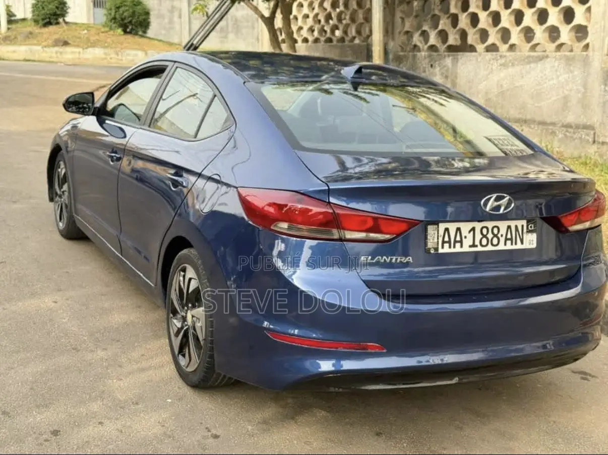 Hyundai Elantra Value Edition 2018 Bleu