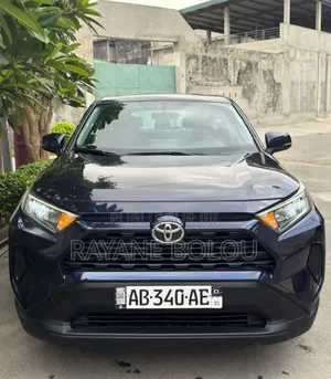 Toyota RAV4 XLE 2022 Bleu
