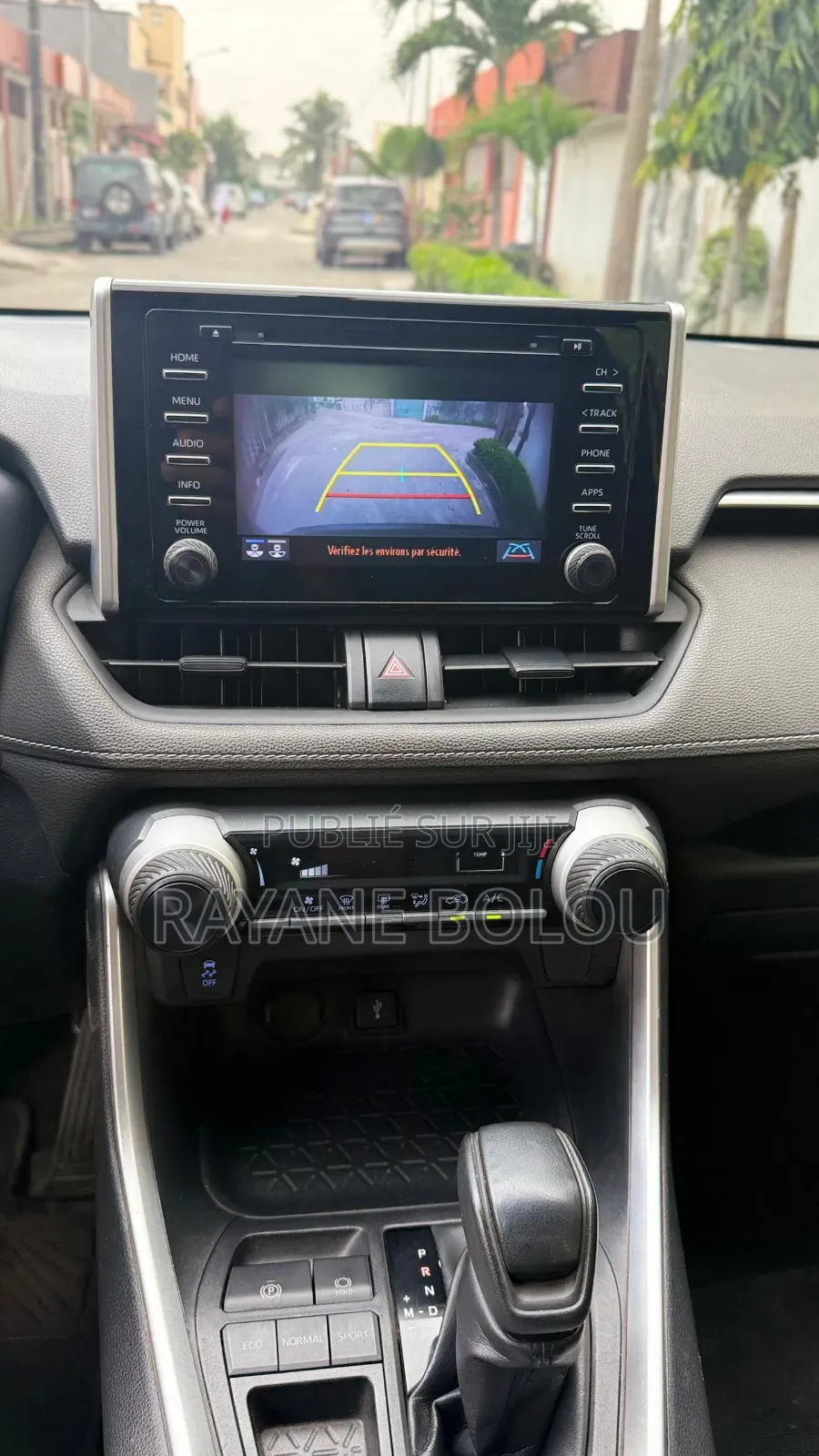 Toyota RAV4 XLE 2022 Bleu