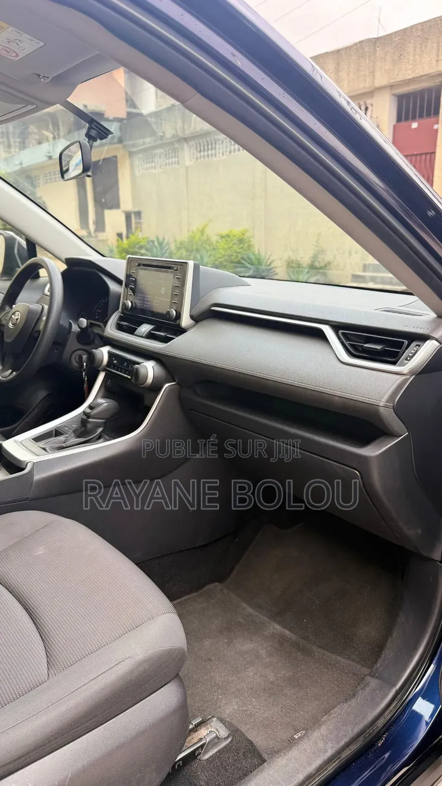 Toyota RAV4 XLE 2022 Bleu