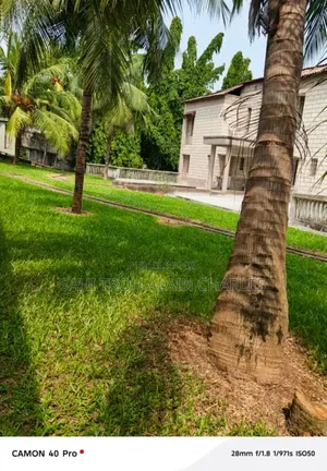 Une Somptueuse Villa Duplex De 12 Pièces Bon Pour Des Institutions